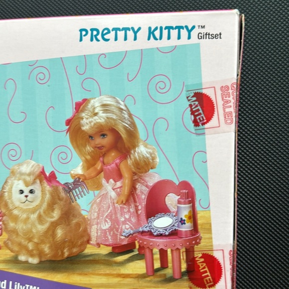 MATTEL PRETTY KITTY GIFT SET KELLY LITTLE SISTER OF BARBIE LILY  VANITY TABLE - Picture 7 of 10